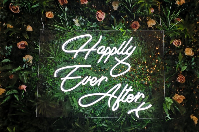 Happy Ever After X Neonkyltti