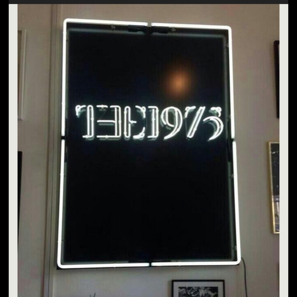 The 1975 Neonkyltti