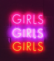 Girls Girls Girls Glass Neonkyltti