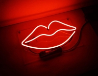 Lips Neonkyltti